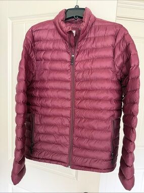 32 Degrees Men's Lightweight Puffer Jacket in Burgundy